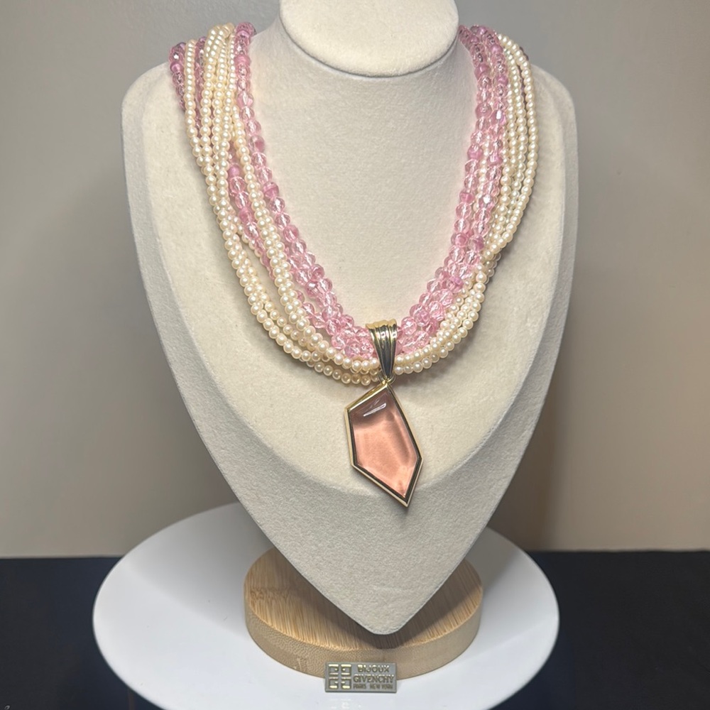 Bijoux Givenchy Paris New York Multi-Strand Simulated Pearl Necklace vintage